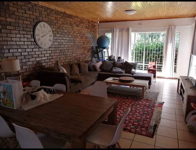 3 BEDROOM FREESTANDING RENTED IN RANDHART